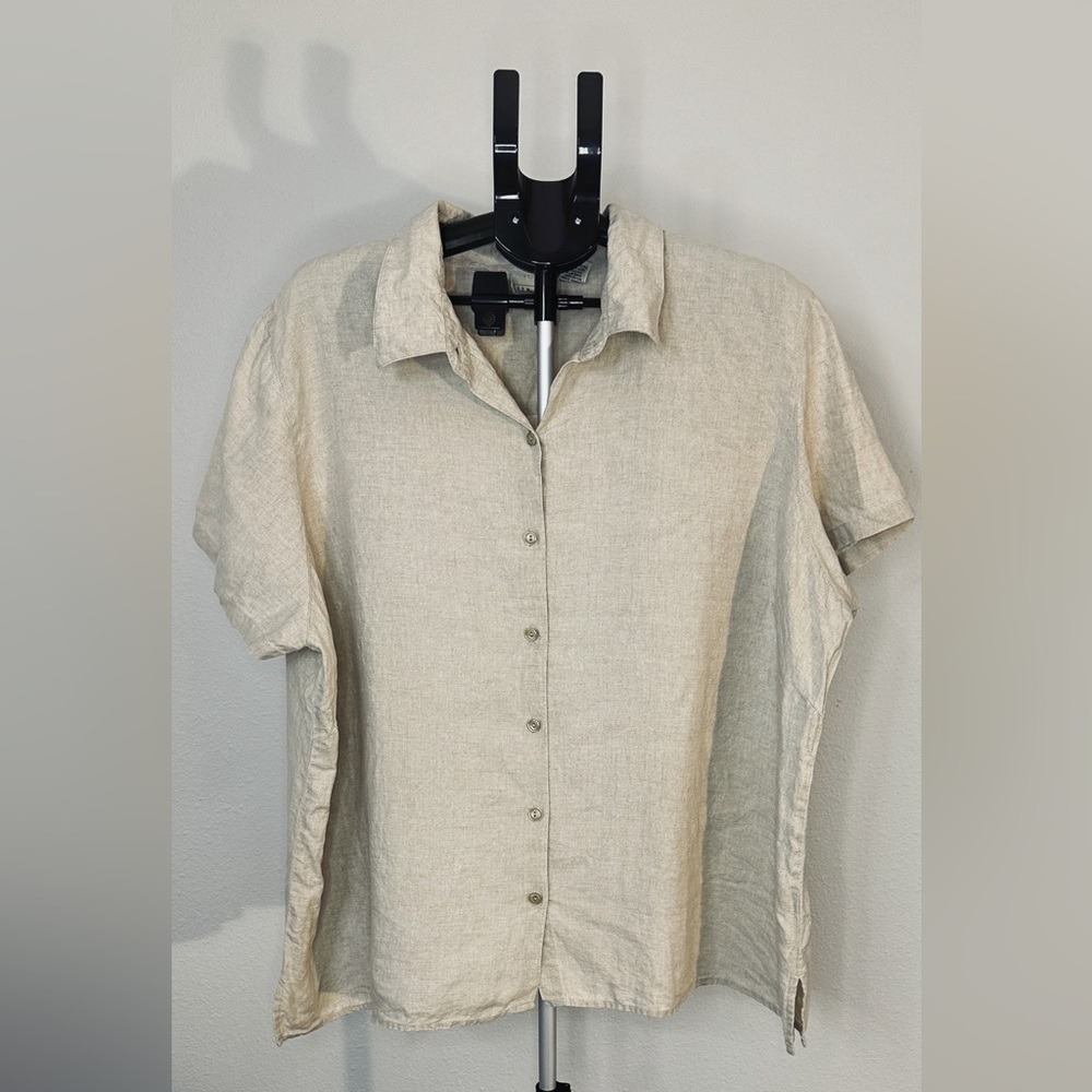 L.L.Bean women's short sleeve button-front shirt made from 100% breathable linen